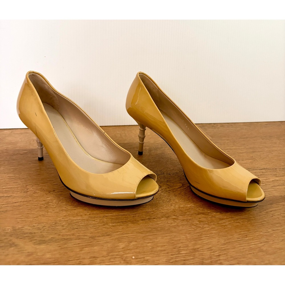 Gucci Butter Yellow Patent Size 6.5 36.5 Peep Toe Bamboo Kitten Heel Pumps